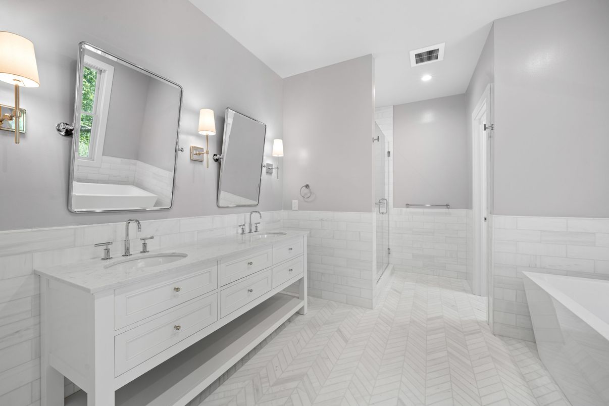 Bathroom, Dual Sink Vanities, Interior, Recessed Lighting
