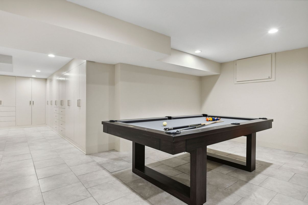 Billiard Table, Game Room, Interior, Recessed Lighting