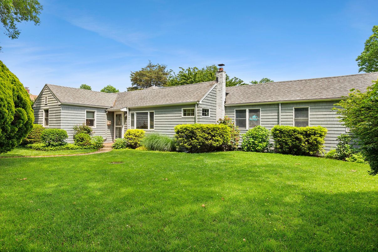 Backyard, Exterior, Facade, Cape Cod