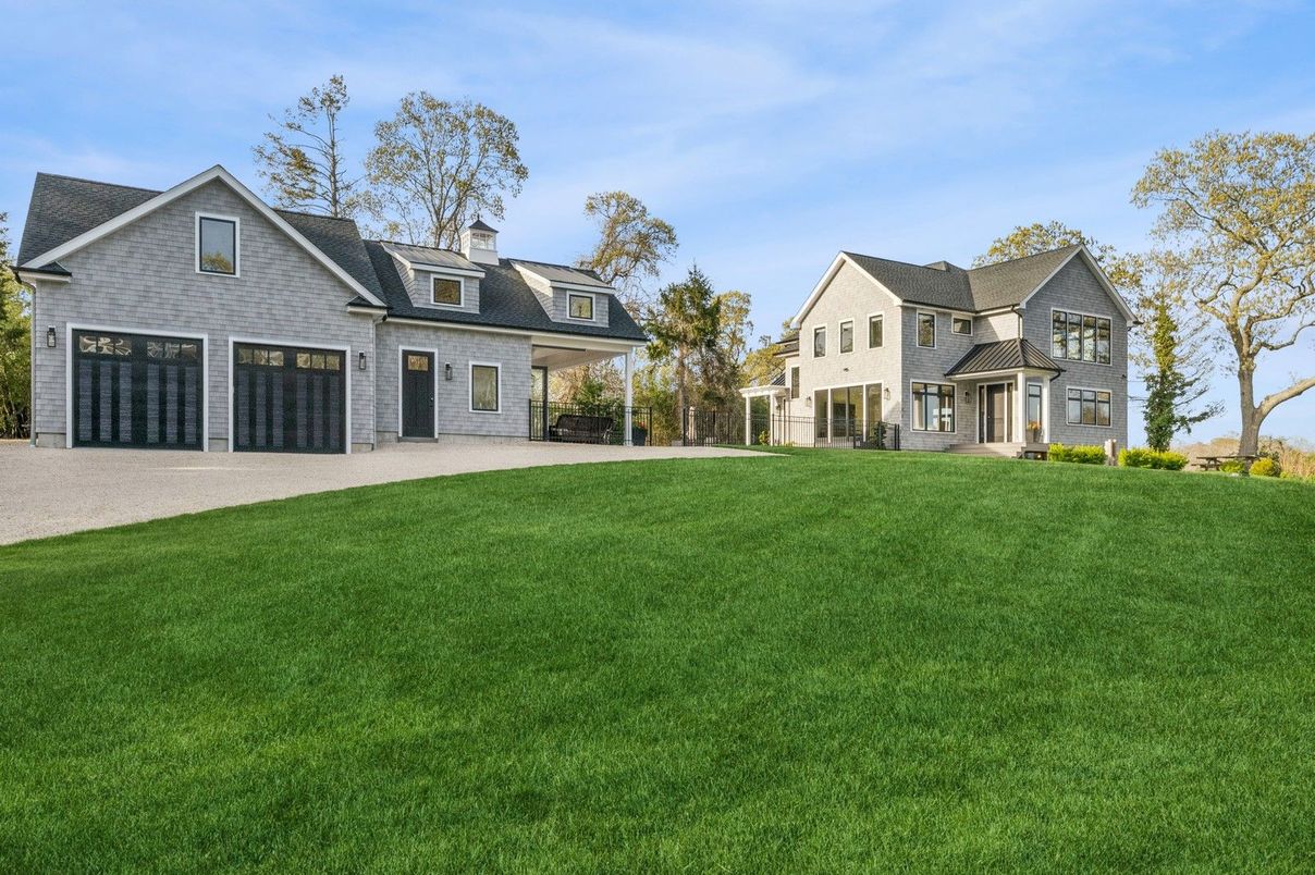 Attached, Backyard, Exterior, Facade, French Provincial