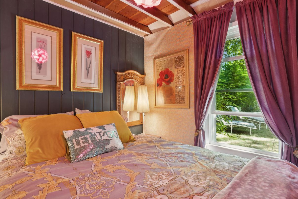 Bedroom, Interior, Wooden Beams, Wooden Ceilings