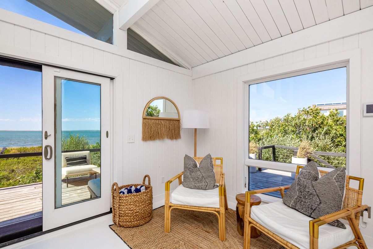 Interior, Sun Room, Water