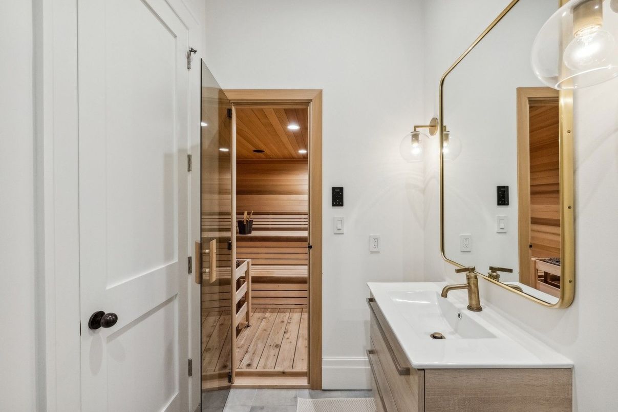 Bathroom, Interior, Recessed Lighting, Sauna Room
