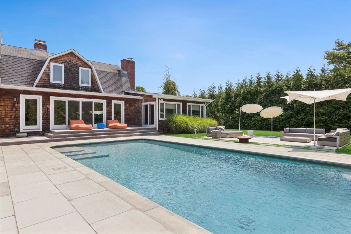 Exterior, Pool