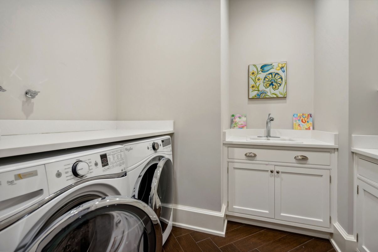 Interior, Washer, Wood Texture Flooring