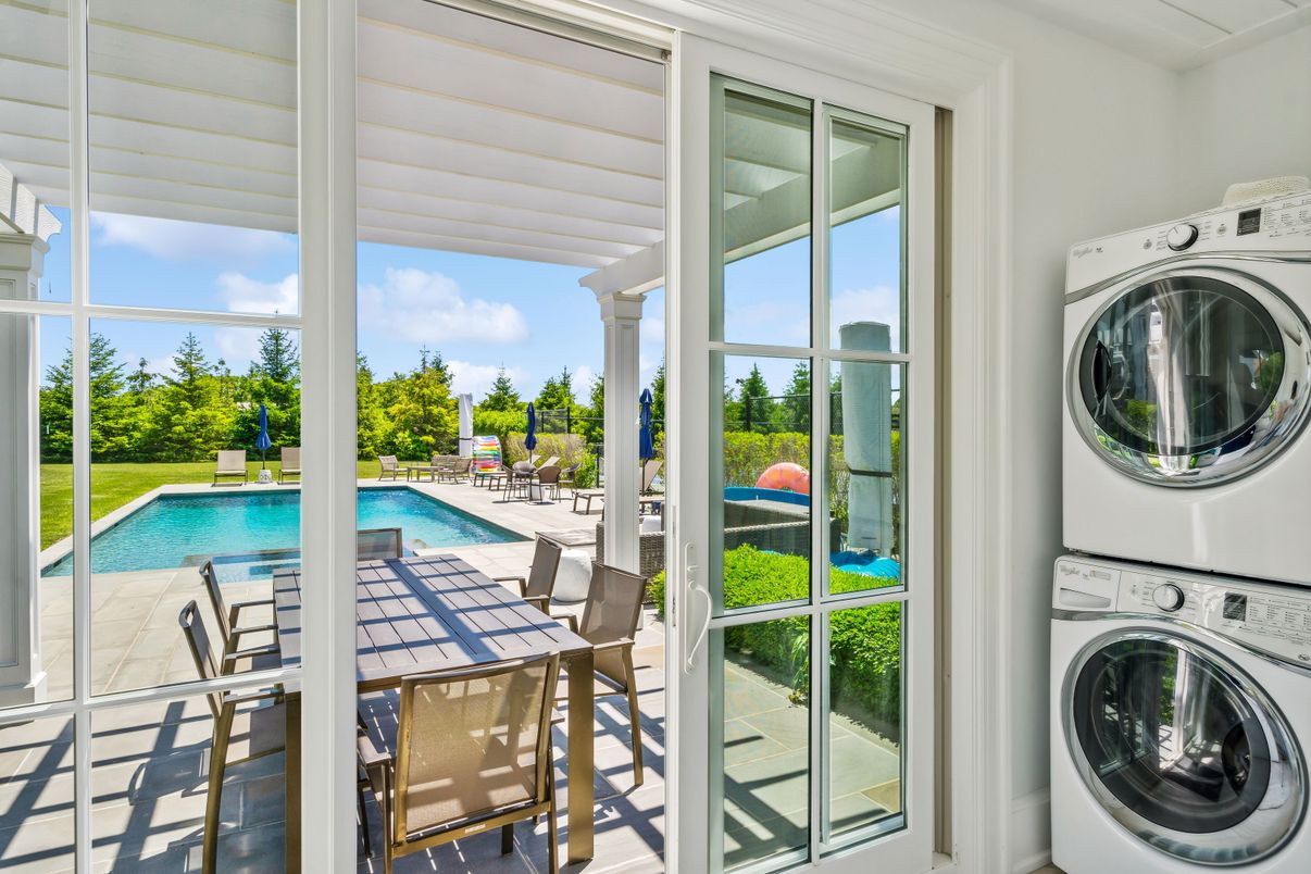 Interior, Pool, Utility Closets, Washer