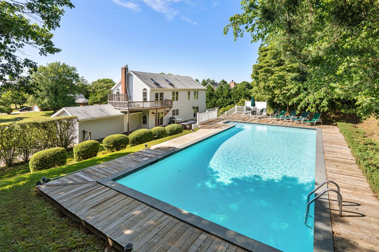 Exterior, Pool