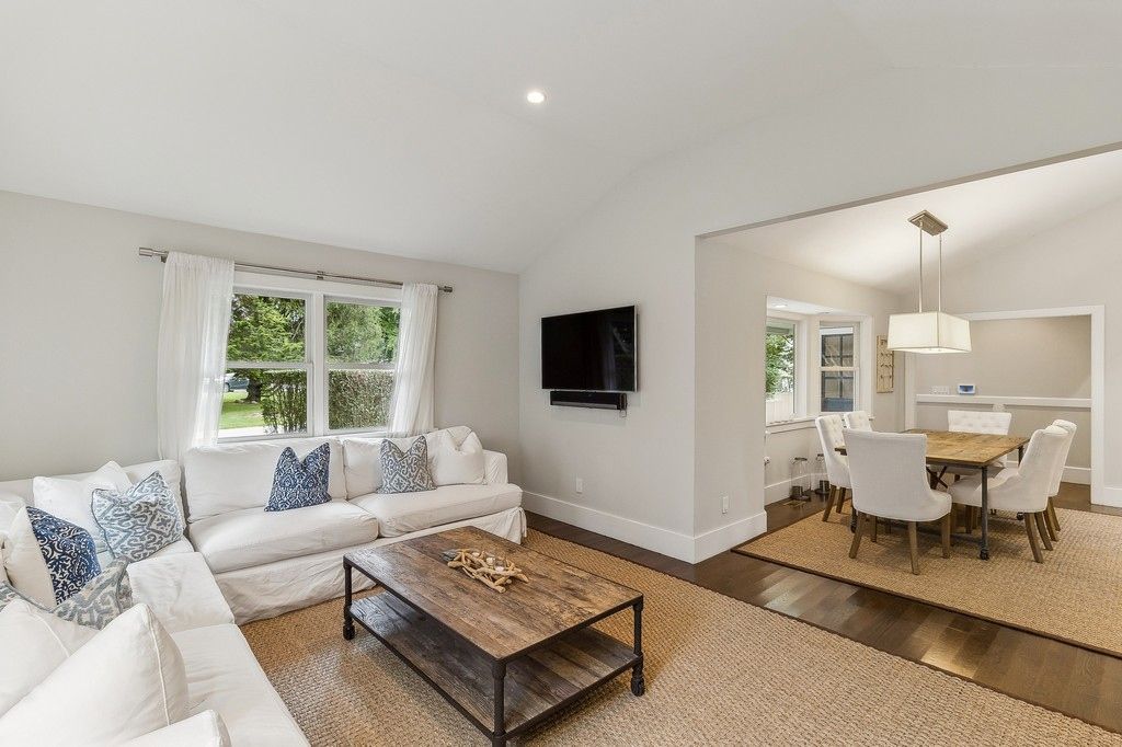 Dining room, Interior, Living room, Pendant Lights, Recessed Lighting, Wood Texture Flooring