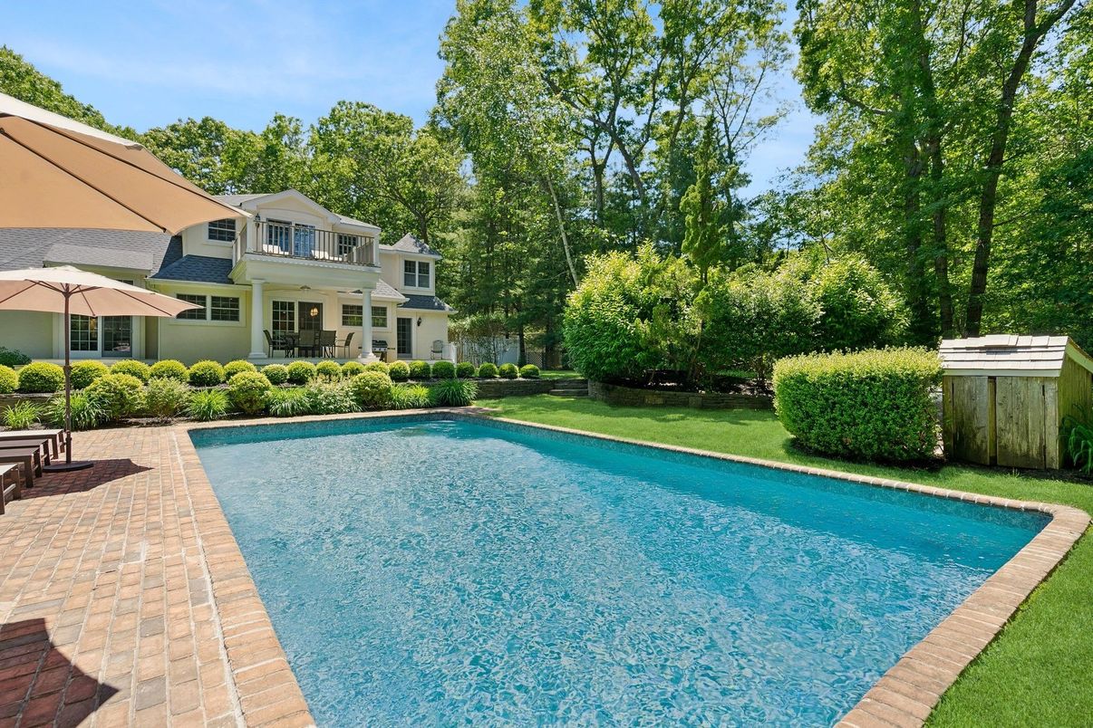 Exterior, Pool