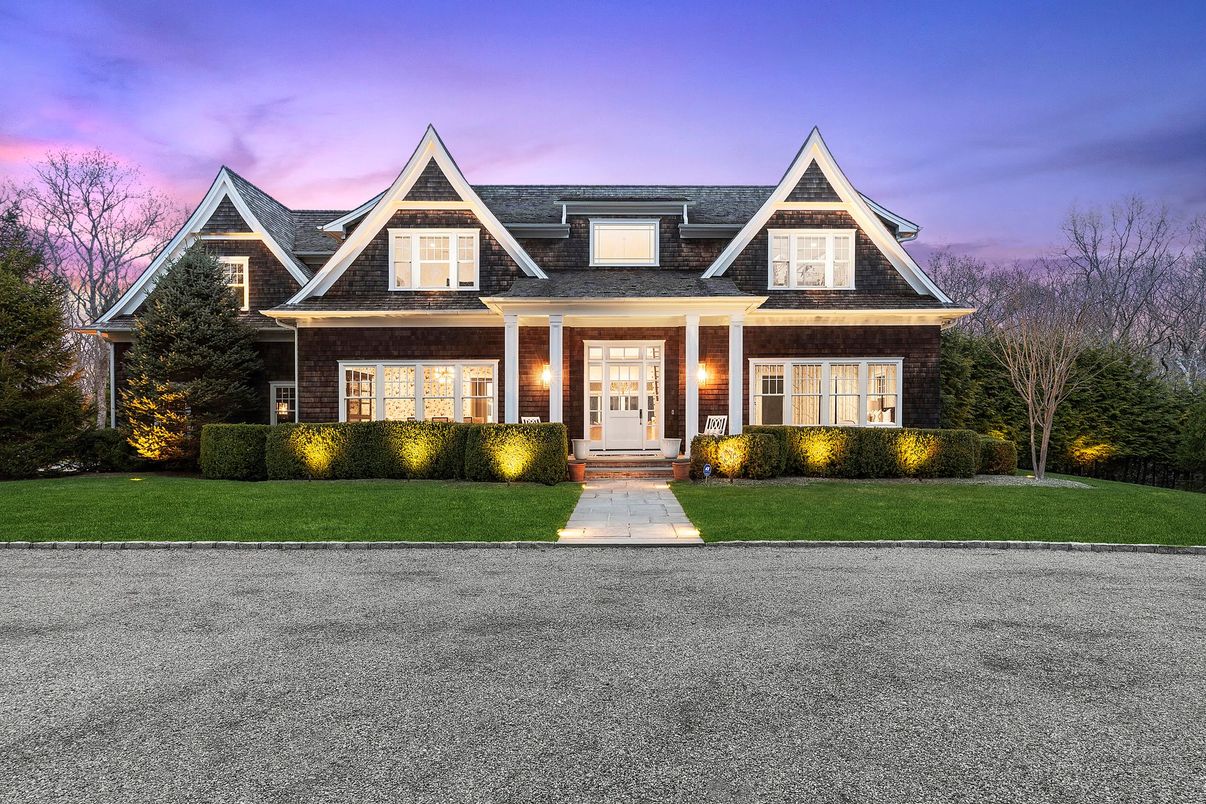 Exterior, Facade, Brick Facade, Brick Traditional