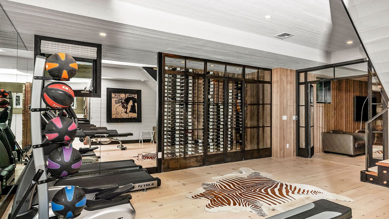 Fitness Equipment, Interior, Recessed Lighting, Wine Storage, Wood Texture Flooring
