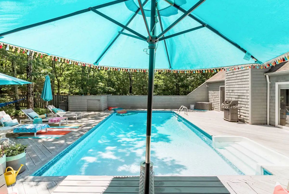 Exterior, Pool