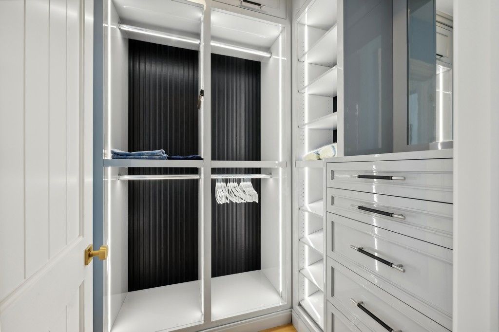 Interior, Walk-in Closets