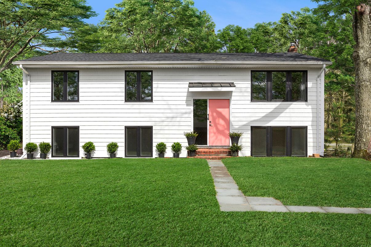 Exterior, Facade, Raised Ranch