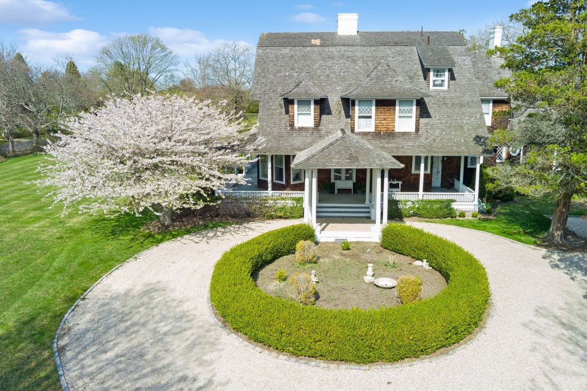 Backyard, Exterior, Facade, French Provincial