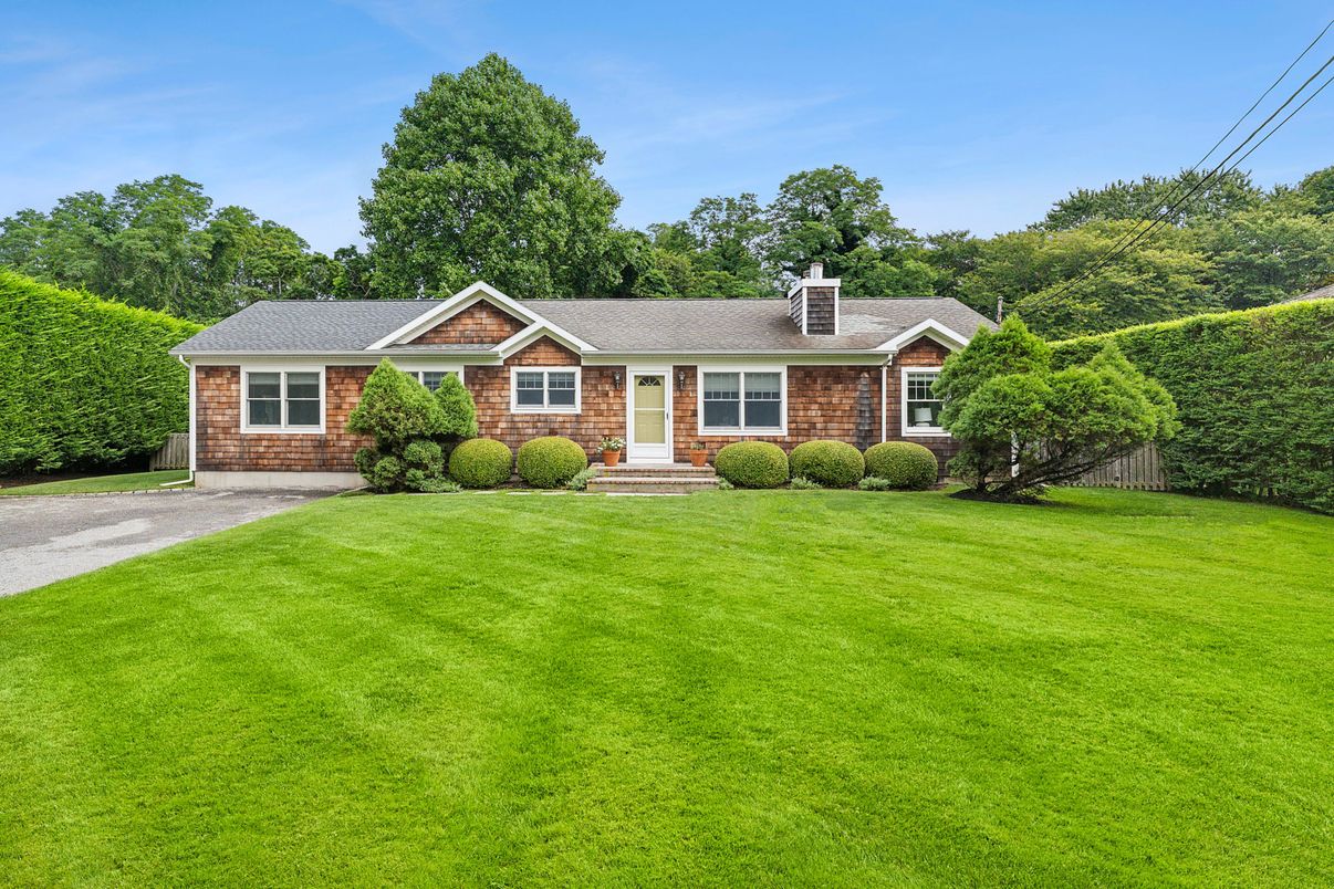Attached, Exterior, Facade, Brick Facade, Ranch