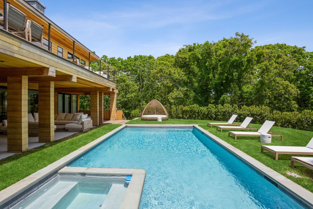 Exterior, Pool