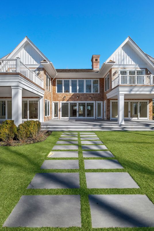 Exterior, Facade, Brick Facade, Farmhouse