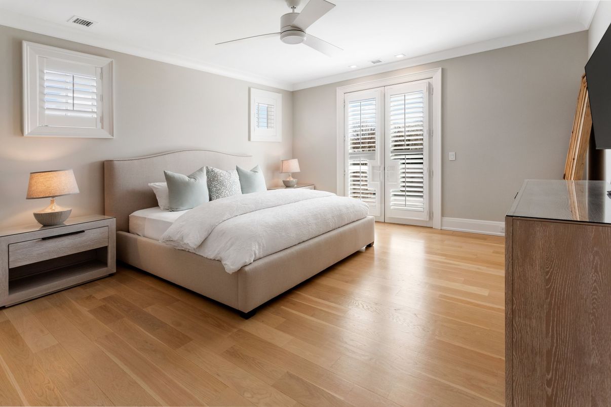 Bedroom, Interior, Recessed Lighting, Wood Texture Flooring