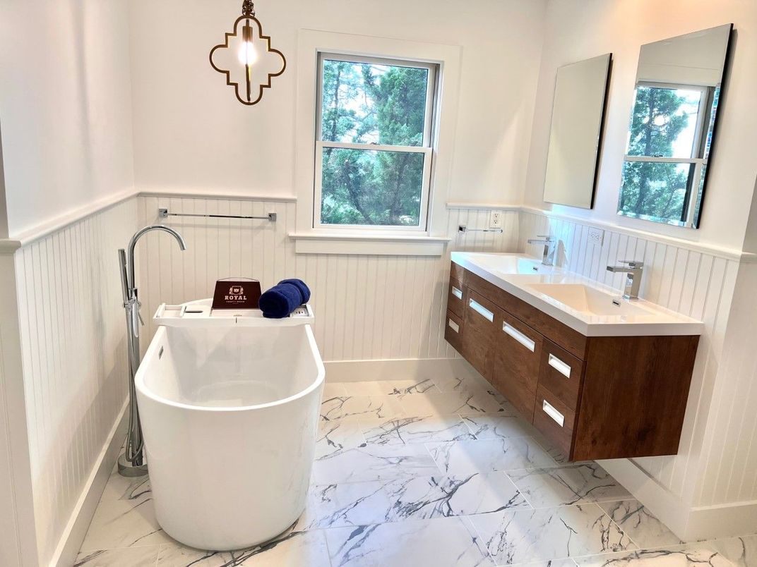 Bathroom, Dual Sink Vanities, Free Standing Baths, Interior, Marble, Pendant Lights