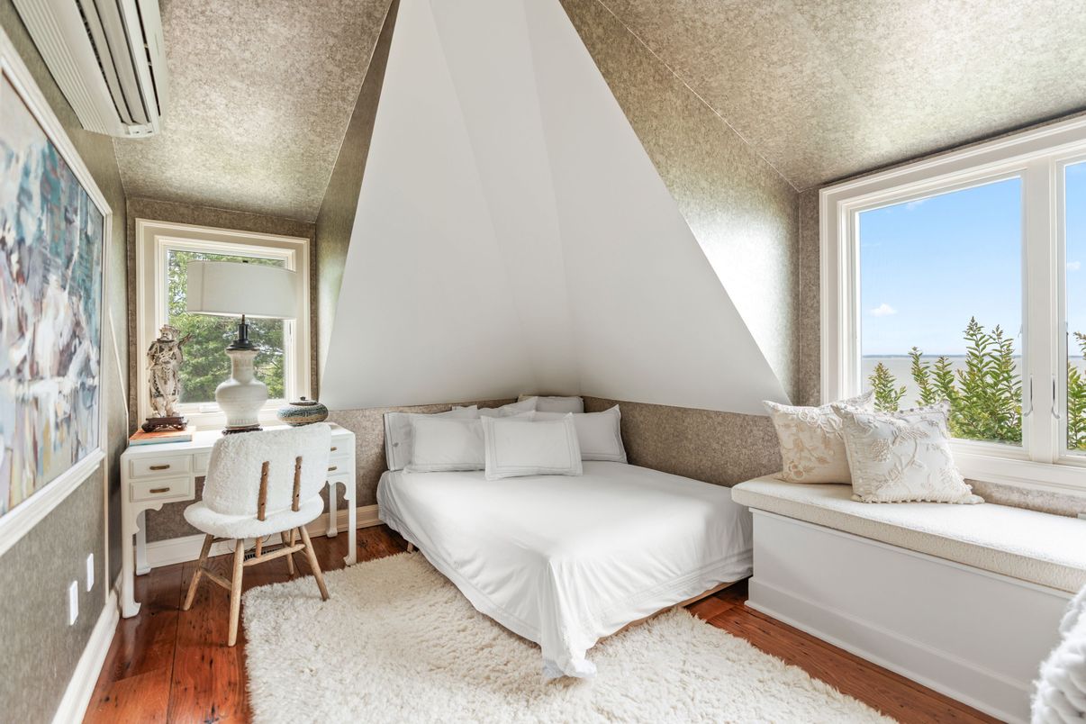 Bedroom, Home Office, Interior, Water, Wood Texture Flooring