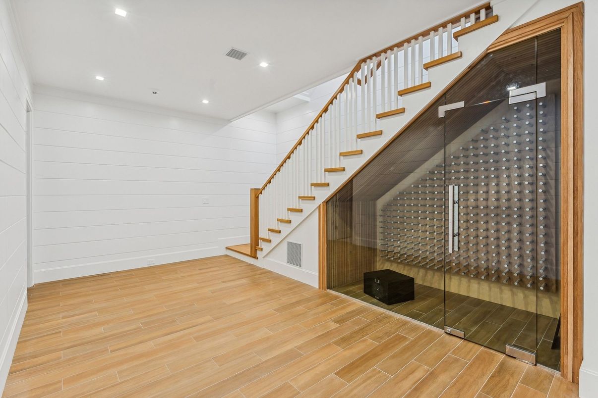 Interior, Recessed Lighting, Wood Texture Flooring