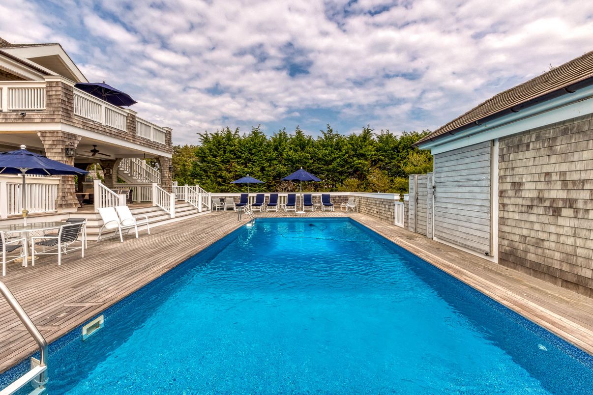 Exterior, Pool