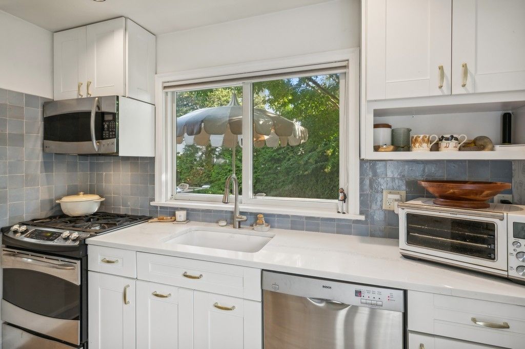 Interior, Kitchen, Stainless Steel Appliances
