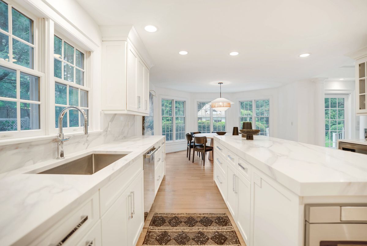 Dining room, Interior, Kitchen, Pendant Lights, Recessed Lighting, Wood Texture Flooring