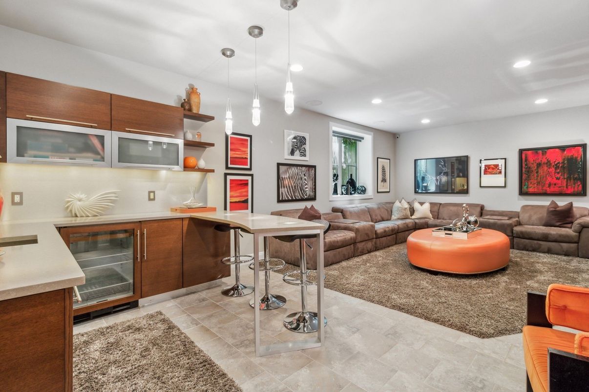 Interior, Living room, Pendant Lights, Recessed Lighting
