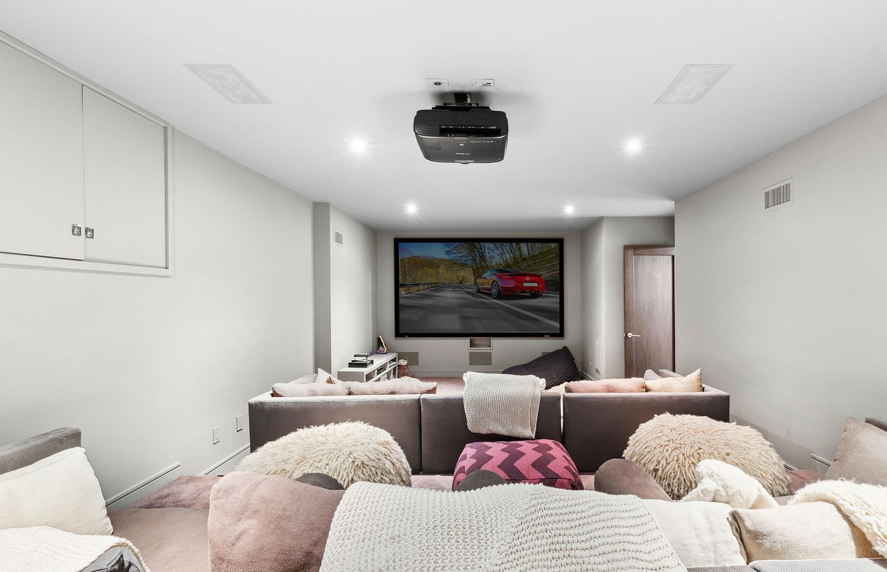 Interior, Living room, Projection Screen, Recessed Lighting, Theatre Room