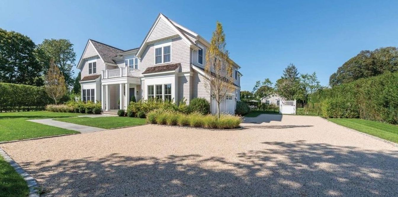 Backyard, Exterior, Facade, Queen Anne Victorian