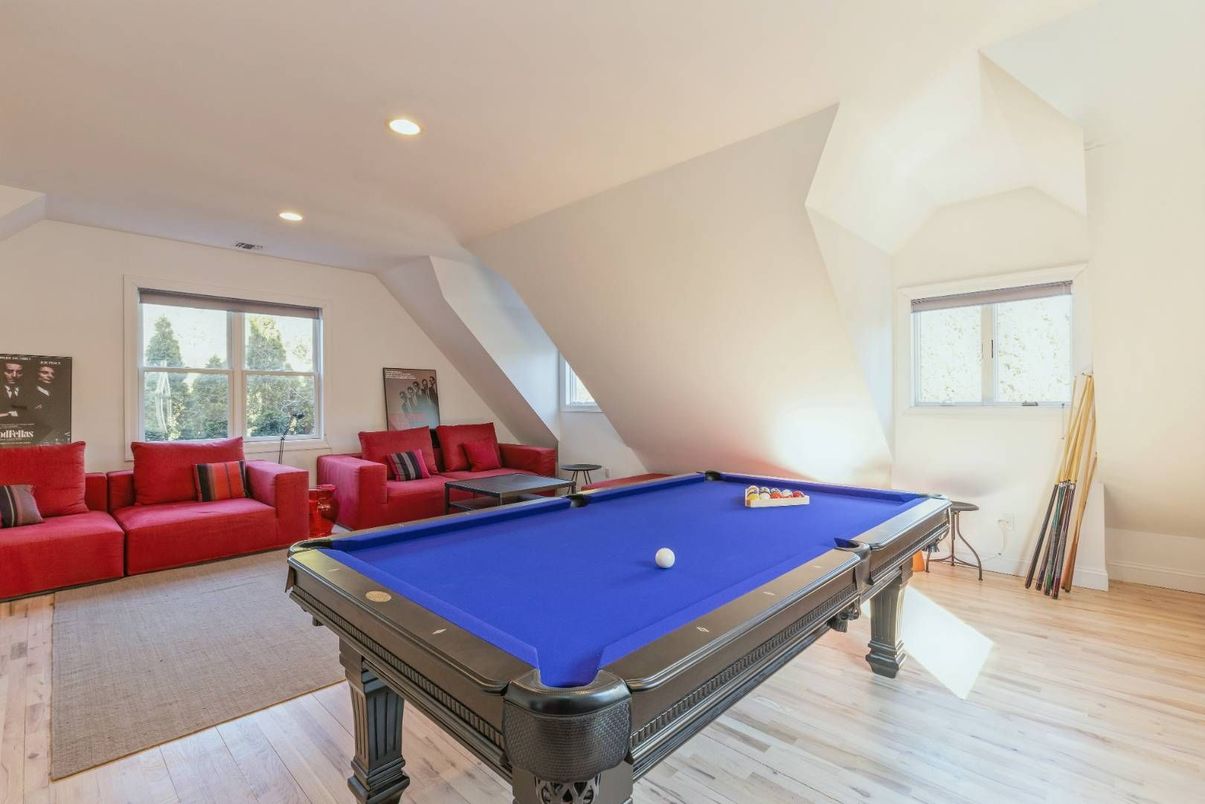Billiard Table, Game Room, Interior, Living room, Recessed Lighting, Wood Texture Flooring