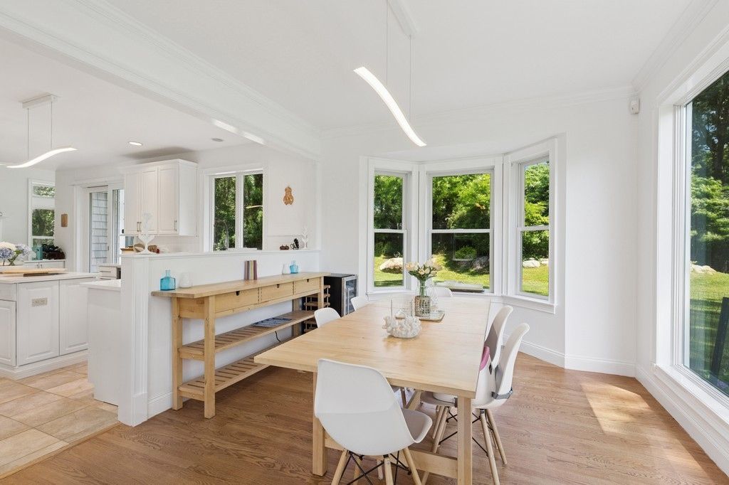 Dining room, Interior, Kitchen, Pendant Lights, Recessed Lighting, Wood Texture Flooring