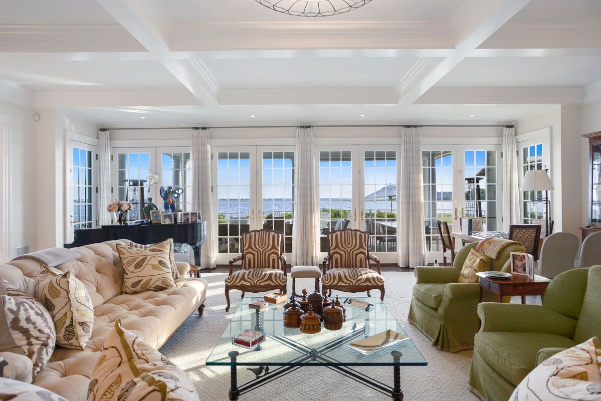 Interior, Living room, Piano, Recessed Lighting