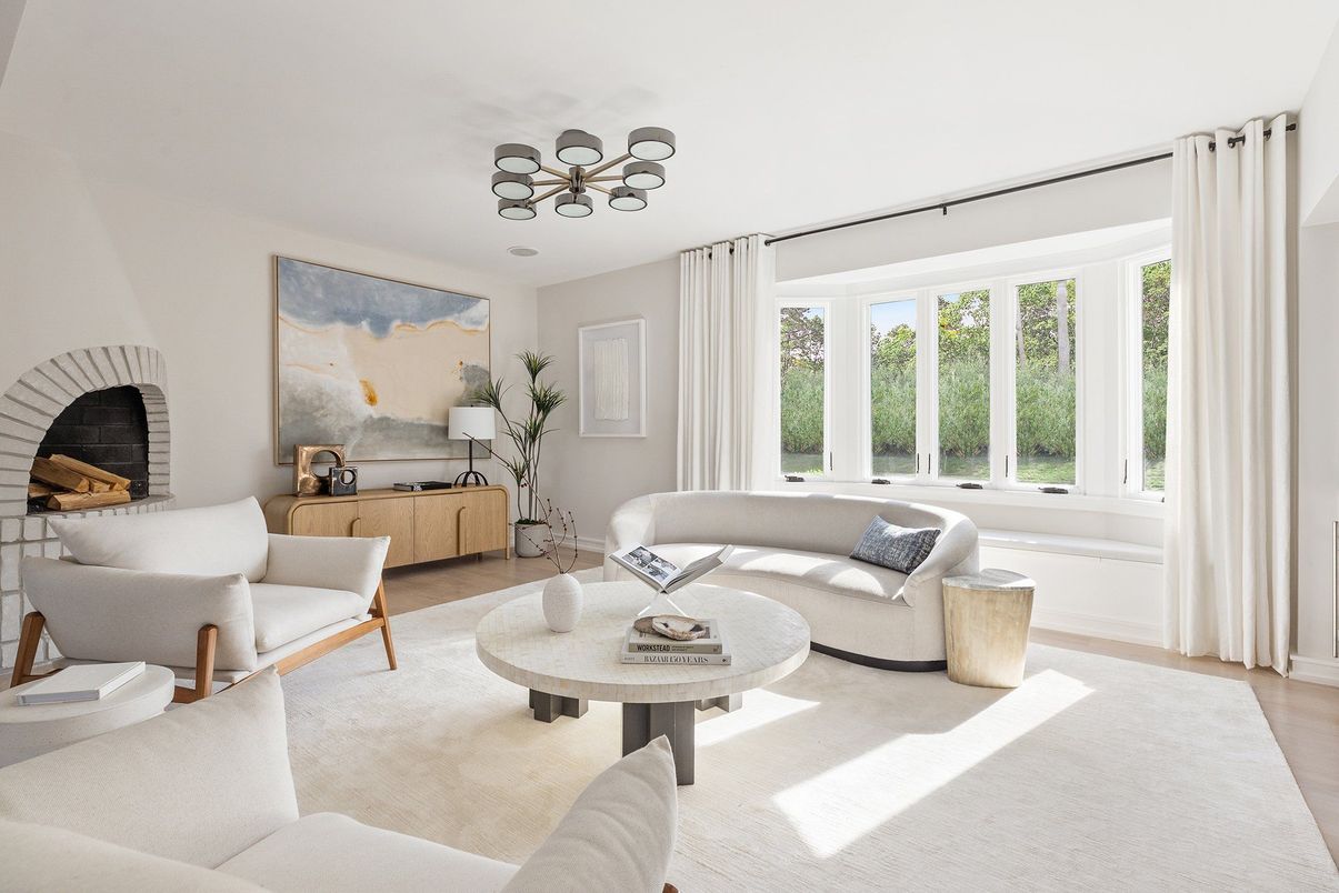 Interior, Living room, Pendant Lights, Wood Texture Flooring