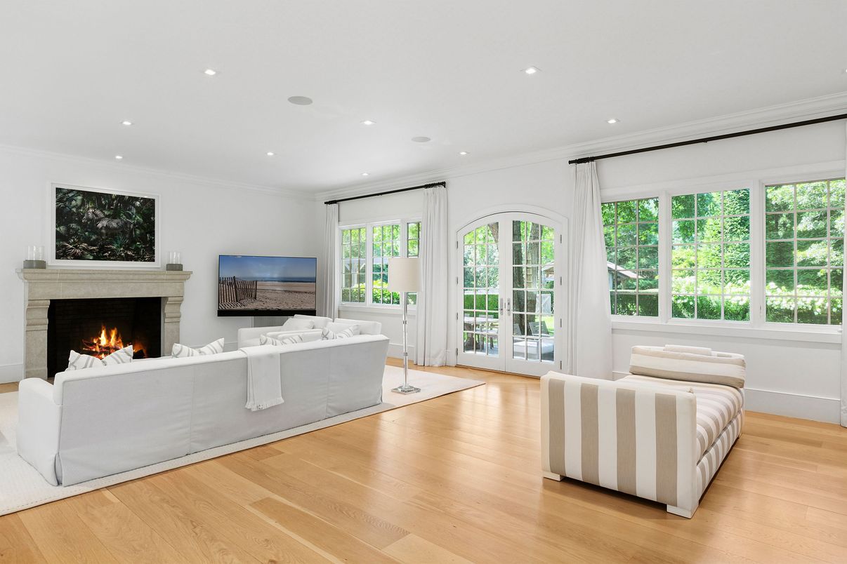 Fireplace, Interior, Living room, Recessed Lighting, Wood Texture Flooring