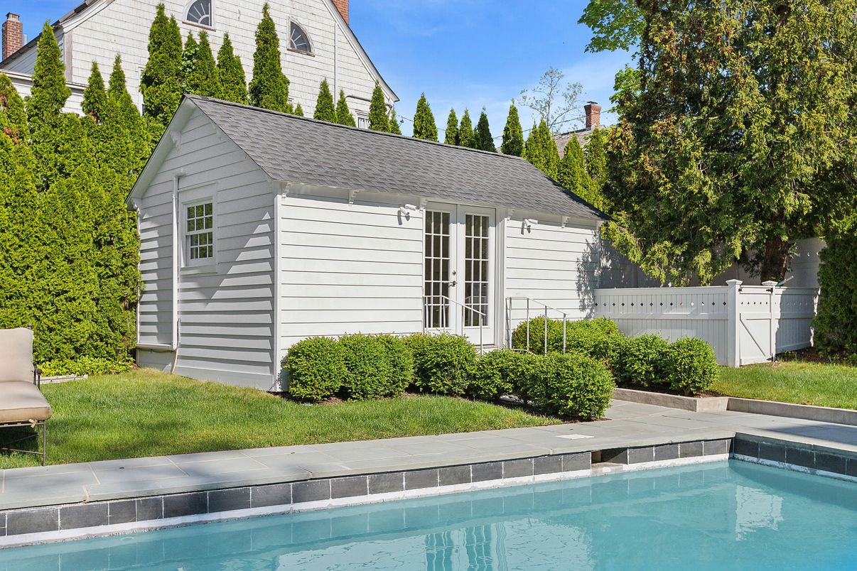 Exterior, Pool