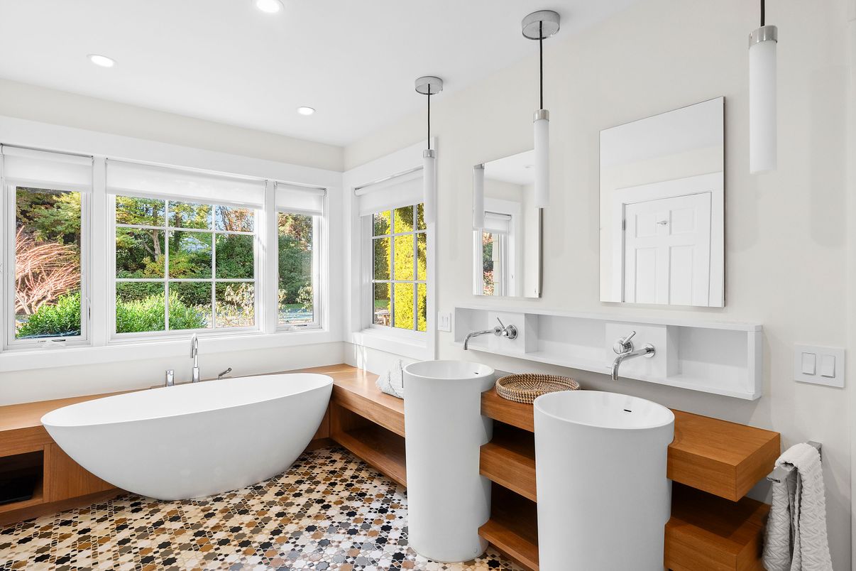 Bathroom, Dual Sink Vanities, Free Standing Baths, Interior, Pendant Lights, Recessed Lighting