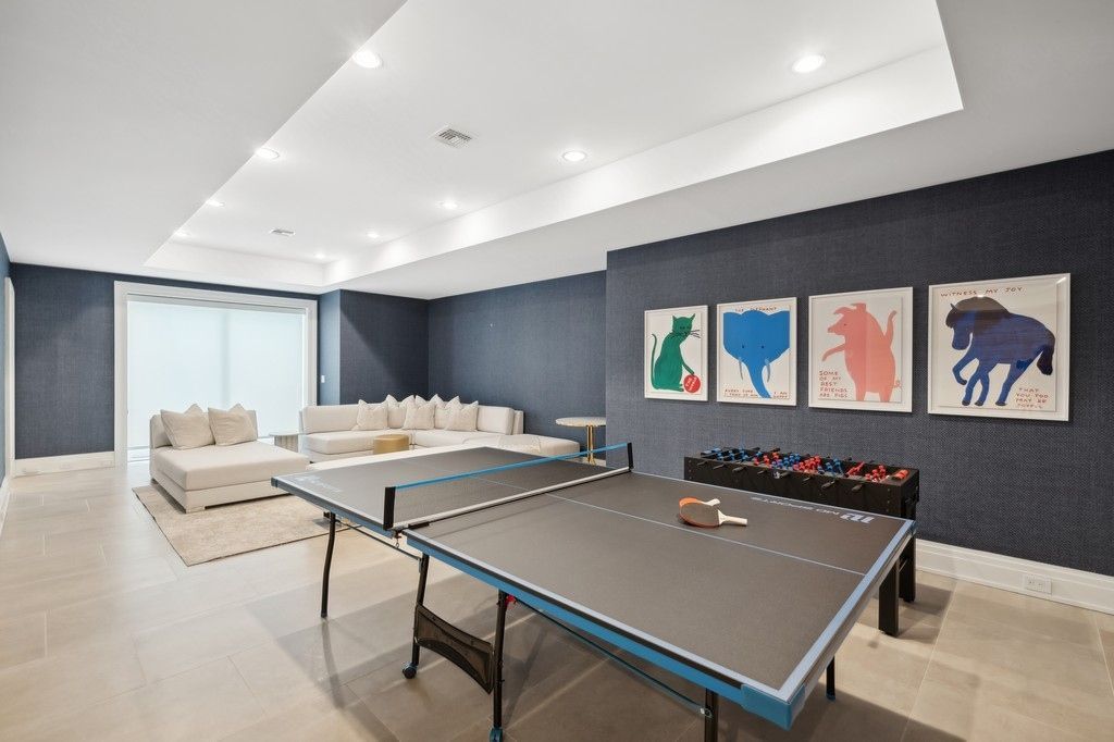Game Room, Interior, Recessed Lighting