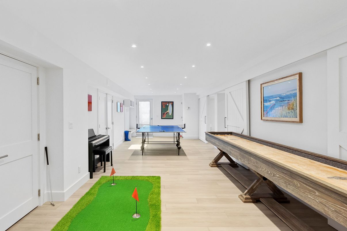 Game Room, Interior, Piano, Recessed Lighting, Wood Texture Flooring