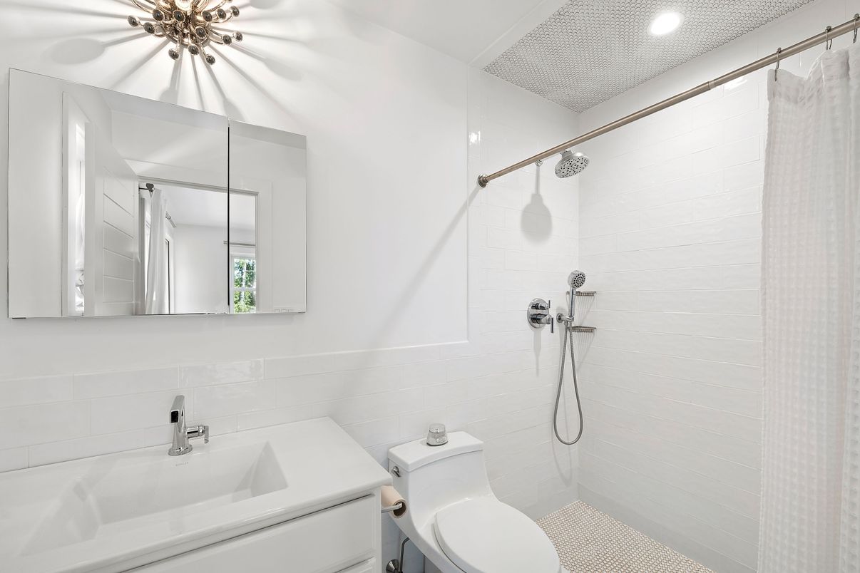 Bathroom, Interior, Recessed Lighting