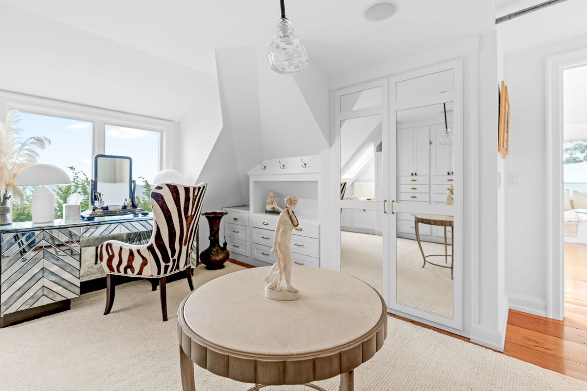 Interior, Pendant Lights, Wood Texture Flooring