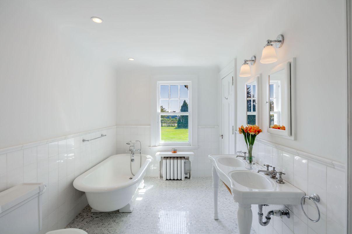 Bathroom, Dual Sink Vanities, Free Standing Baths, Interior, Recessed Lighting