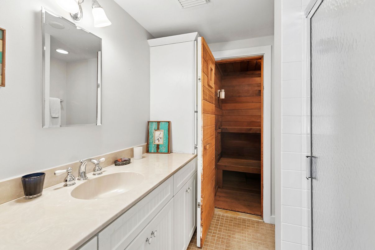 Bathroom, Interior, Recessed Lighting, Sauna Room