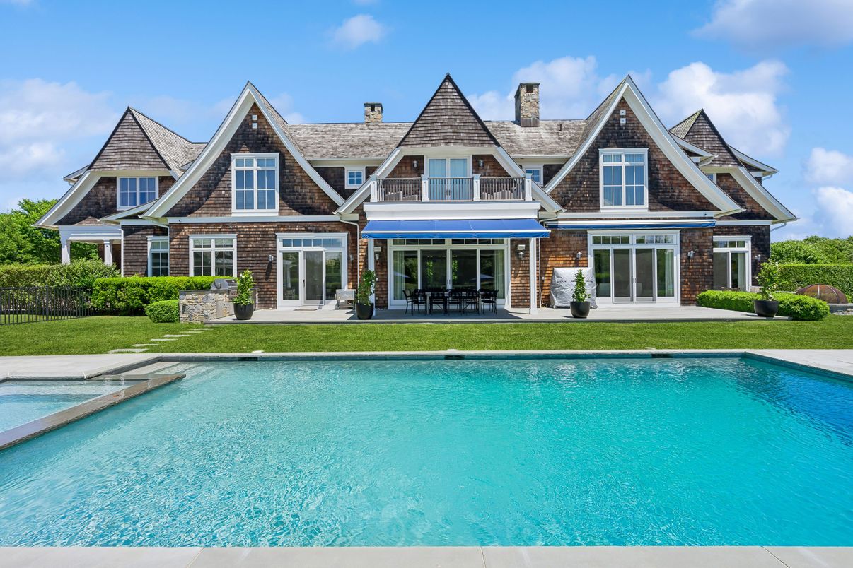 Exterior, Facade, Brick Facade, Pool, Queen Anne Victorian