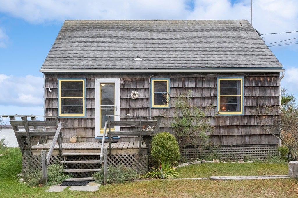 Exterior, Facade, Cape Cod