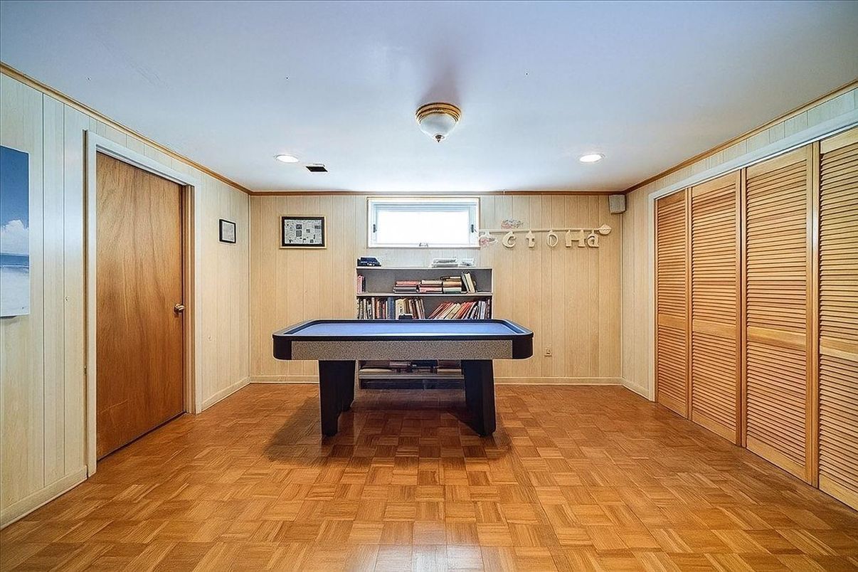 Billiard Table, Game Room, Interior, Recessed Lighting, Wood Texture Flooring