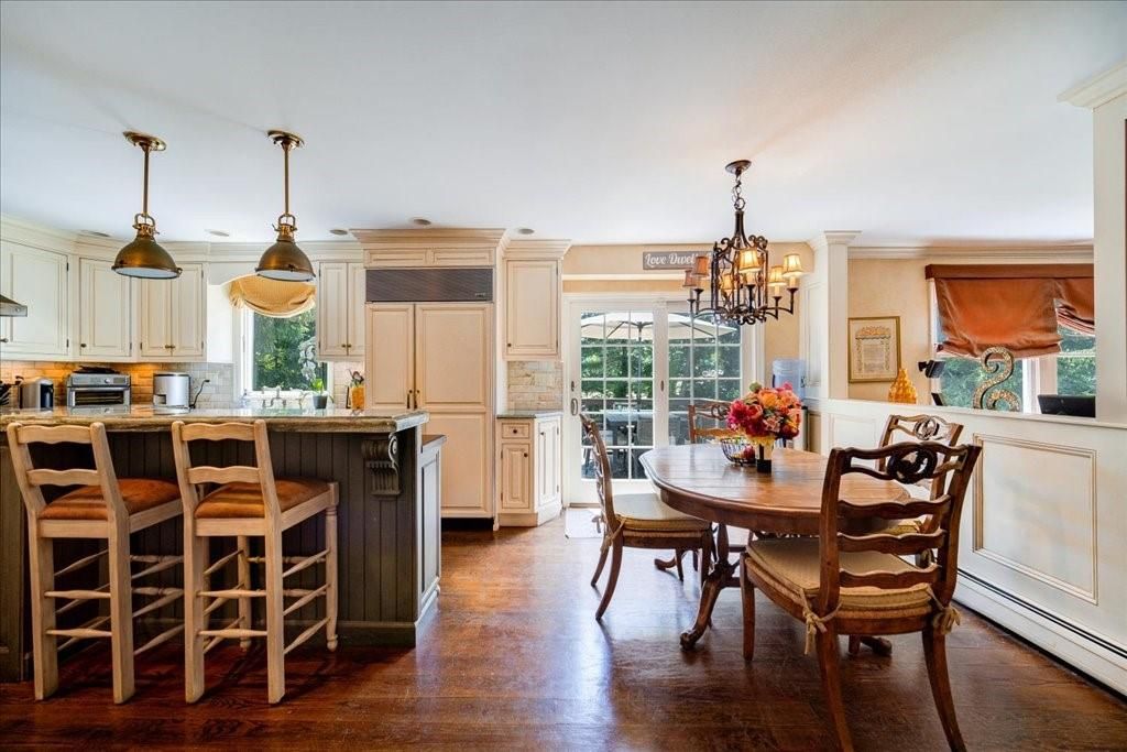 Chandelier, Dining room, Interior, Kitchen, Pendant Lights, Wood Texture Flooring