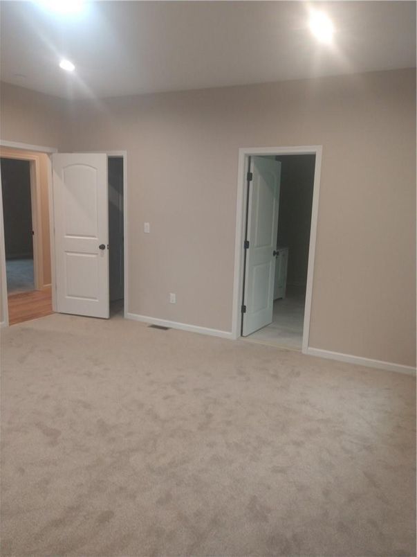 Empty room, Interior, Recessed Lighting